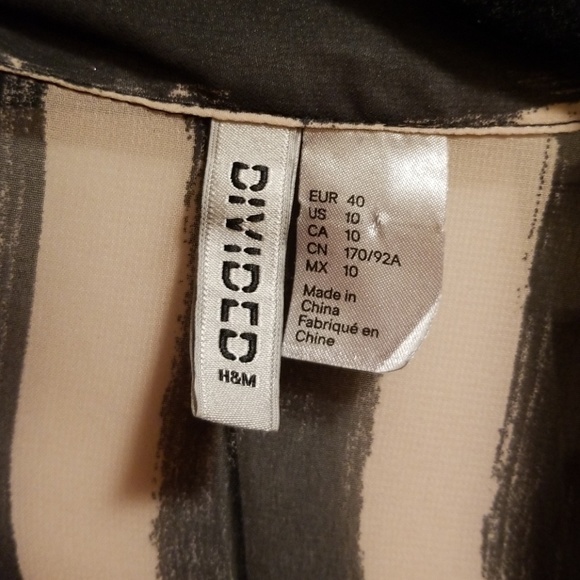 Button-up top - Picture 2 of 3